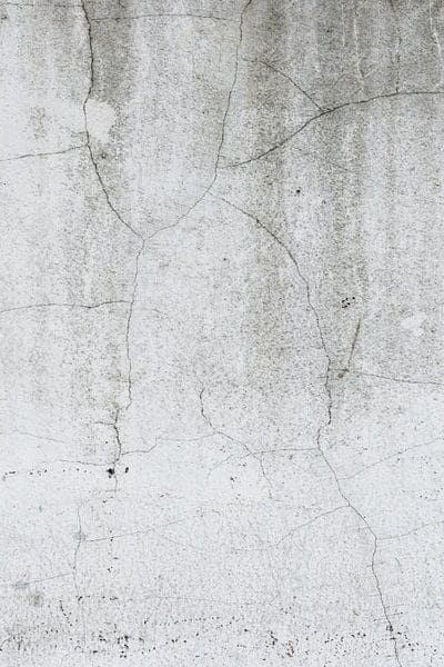 Scars: Cracks on walls